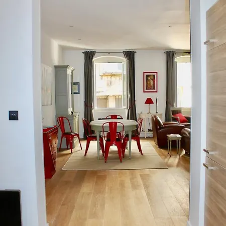 Le Confidentiel By Cocoonr *