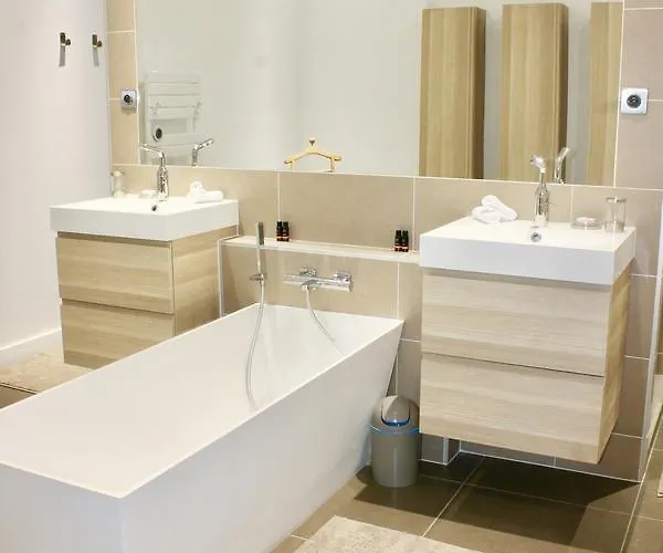 Le Confidentiel By Cocoonr *